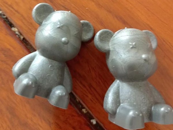 濟(jì)寧安屹工貿(mào)承接注塑模具和注塑產(chǎn)品專(zhuān)業(yè)代工，金日接單網(wǎng)紅小熊杯，日產(chǎn)8萬(wàn)只